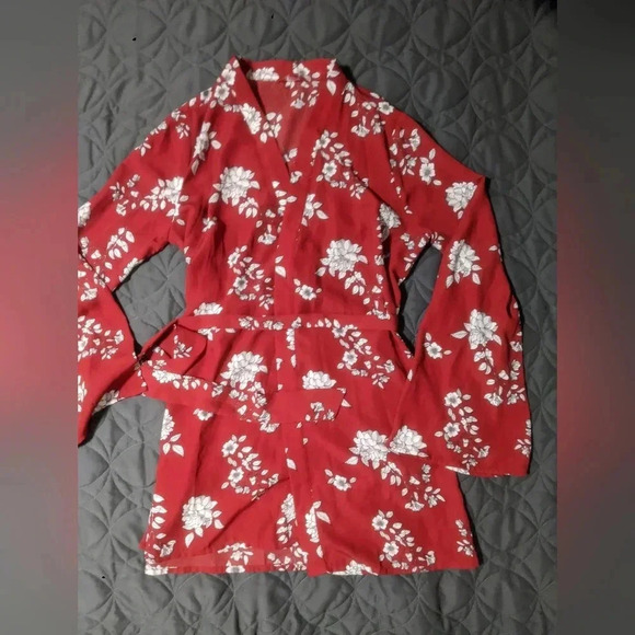 Guess shirt red and white floral pattern kimono style open front - XS - Picture 7 of 9